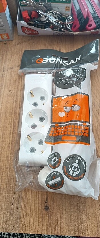 Diğer 5 metre üçlü priz
