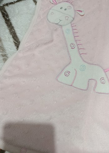 Pembe Nakışlı Çocuk Battaniyesi - Görsel 2
