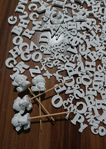 Renkli Detaylı Beyaz Harfler Puzzle - Görsel 4