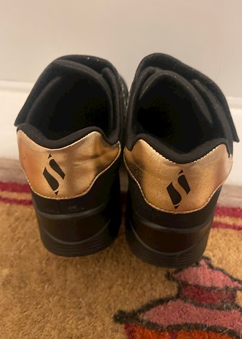 Skechers Kadın Siyah Dolgu Topuklu Spor Ayakkabı - Görsel 4