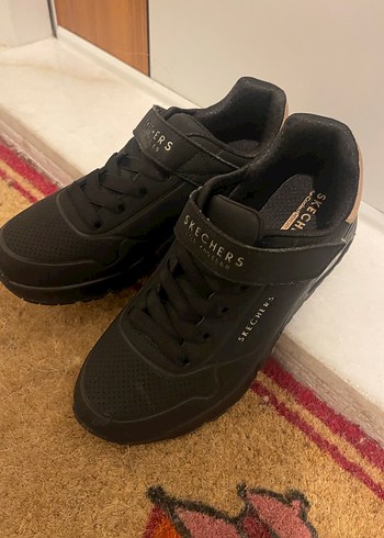 Skechers Kadın Siyah Dolgu Topuklu Spor Ayakkabı - Görsel 3