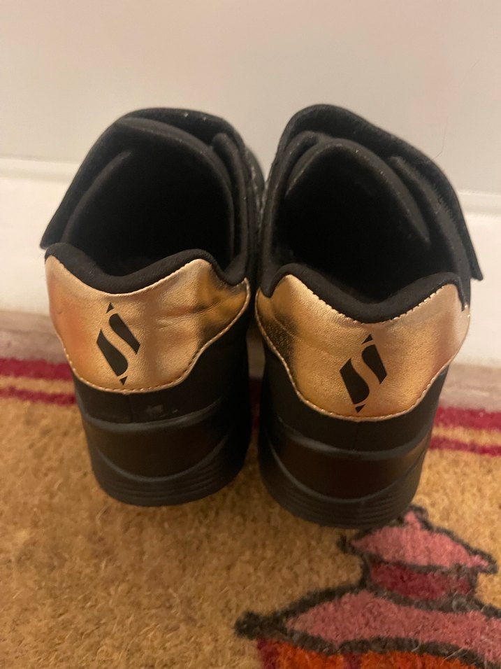 Skechers Kadın Siyah Dolgu Topuklu Spor Ayakkabı - Görsel 4