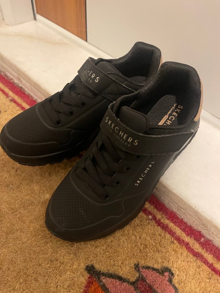 Skechers Kadın Siyah Dolgu Topuklu Spor Ayakkabı - Görsel 3