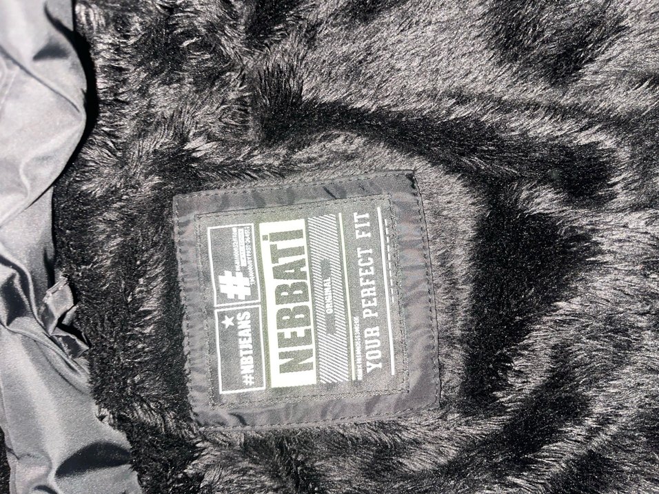 Erkek Çocuk Siyah Kapüşonlu Kemerli Mont - Görsel 3