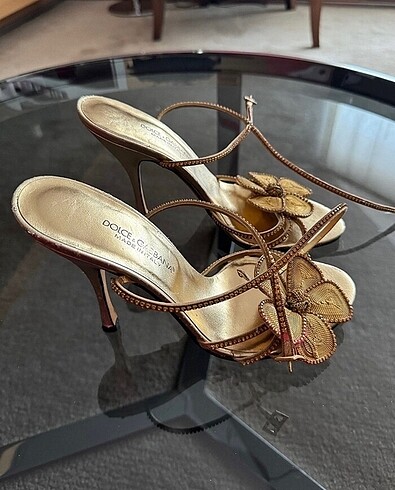 Dolce & Gabbana ?
