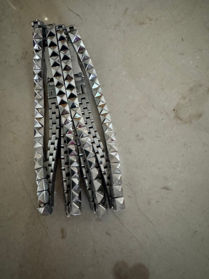 Burberry Kadın Gri Modern Kemerli Saat - Görsel 3