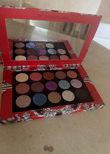 Pat McGrath Labs Çok Renkli Göz Farı Paleti - Görsel 2