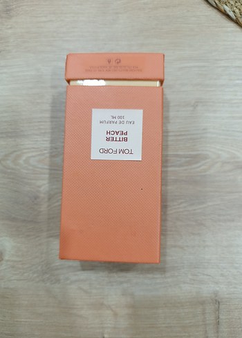 Tom Ford Bitter Peach Erkek Parfümü 100 ml - Görsel 4