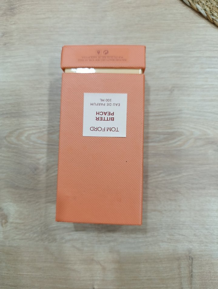 Tom Ford Bitter Peach Erkek Parfümü 100 ml - Görsel 4