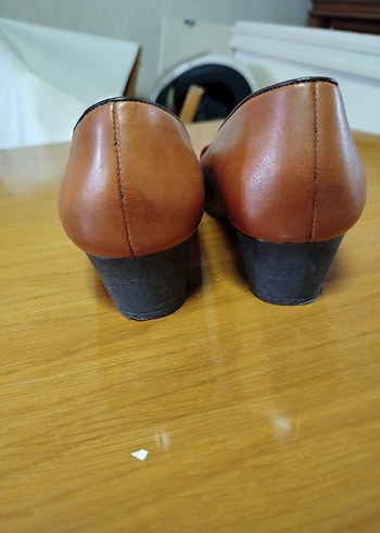 Kahverengi Kemerli Kadın Klasik Ayakkabı - Görsel 5