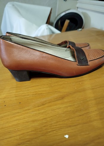 Kahverengi Kemerli Kadın Klasik Ayakkabı - Görsel 4