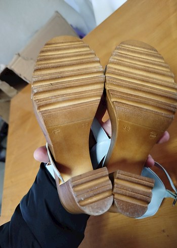 Dolgu Topuklu Kadın Sandalet - Görsel 5