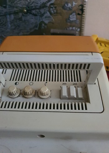 Sarı Retro Mini Televizyon Monitör - Görsel 3