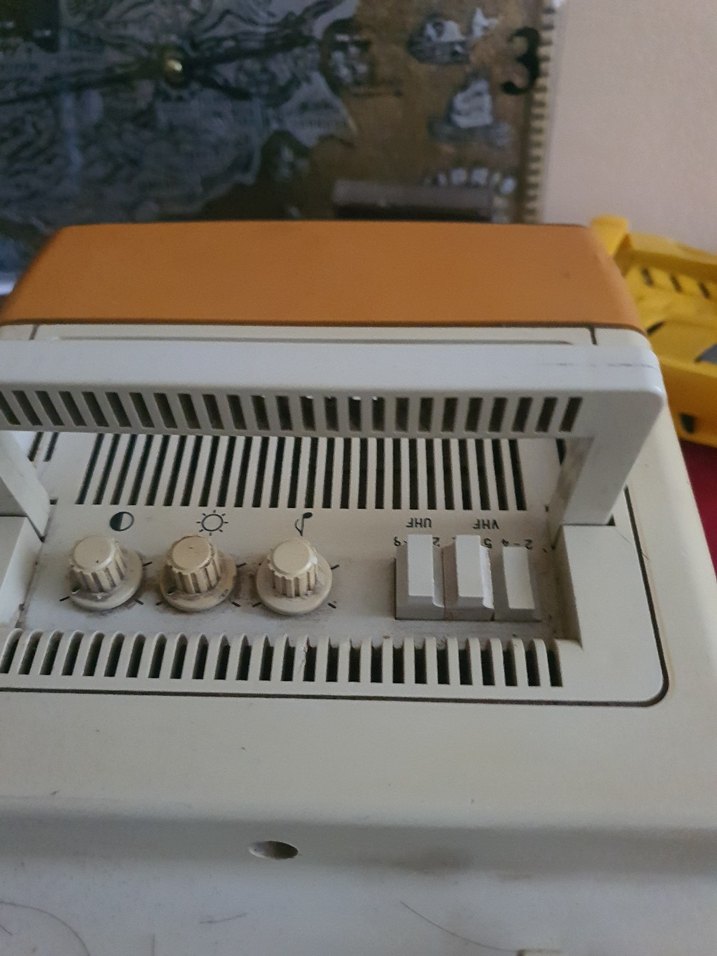 Sarı Retro Mini Televizyon Monitör - Görsel 3