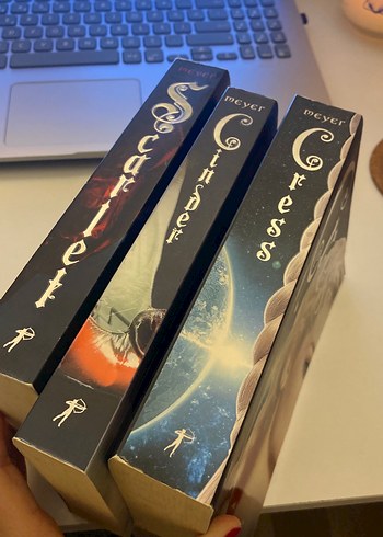 Beden Renk Cinder Kitap Seti - Marissa Meyer