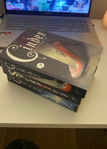 Cinder Kitap Seti - Marissa Meyer