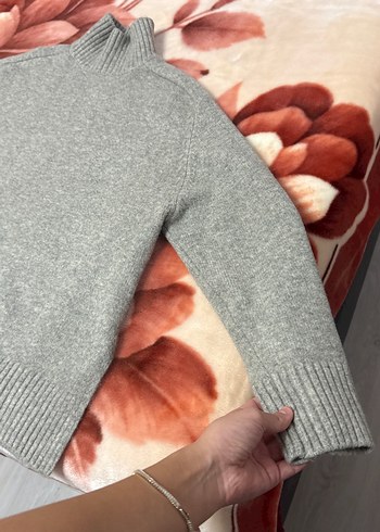 Gri Boğazlı Kadın Yün Kazak - Görsel 4