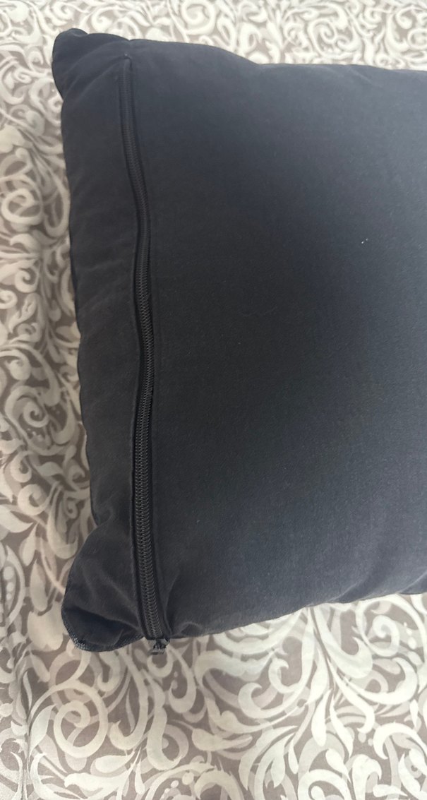 Gri Baskılı Modern Dekoratif Yastık - Görsel 3