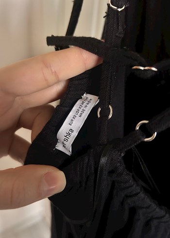 Siyah V Yakalı İnce Askılı Midi Elbise - Görsel 5