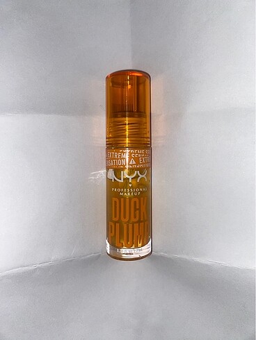 NYX NYX Duck Plump 01 Clearly Spicy Clinique black honey
