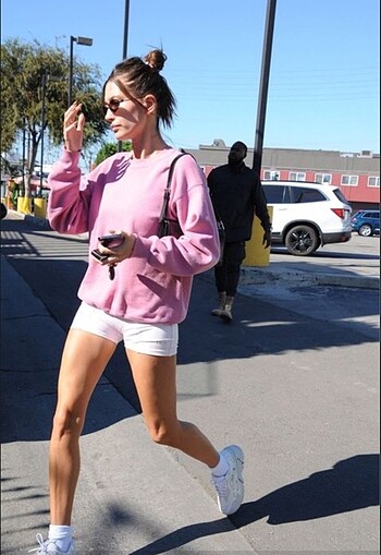 HAILEY BIEBER Zara Oversize Sweatshirt - Görsel 2