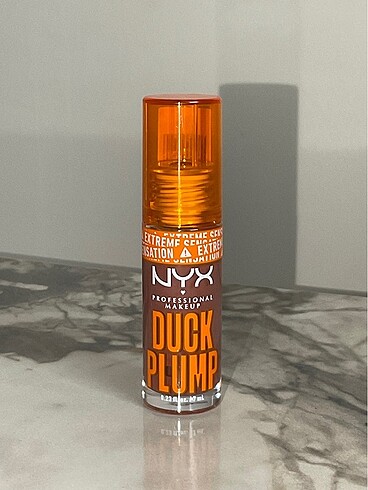 Beden NYX Duck Plump Gloss 07 MOCHA ME CRAZY rengi