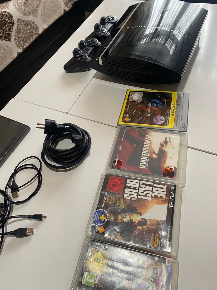 Sony PlayStation 3 Oyun Konsolu ve The Last of Us vb oyunlar - Görsel 4