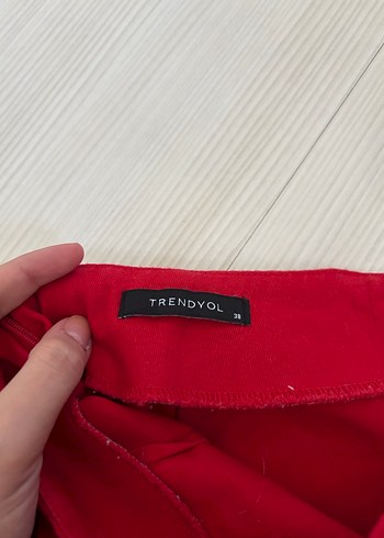 Trendyol & Milla Kırmızı Mini Sade Dar Etek