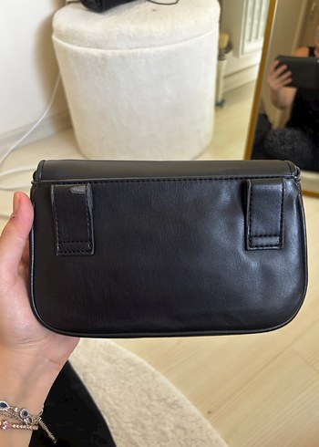 Calvin Klein Siyah Deri Kadın Çapraz Çanta