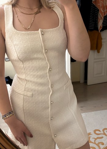 Düğmeli Beyaz Midi Straplez Elbise - Görsel 2