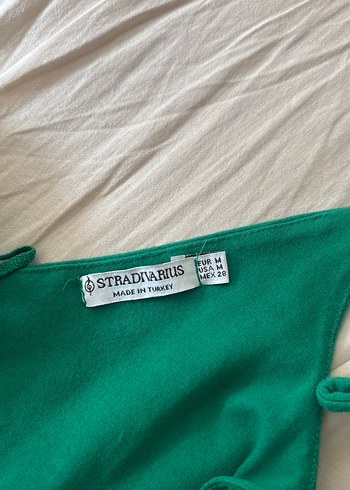 Yeşil V Yakalı İnce Askılı Kadın Atlet - Görsel 3