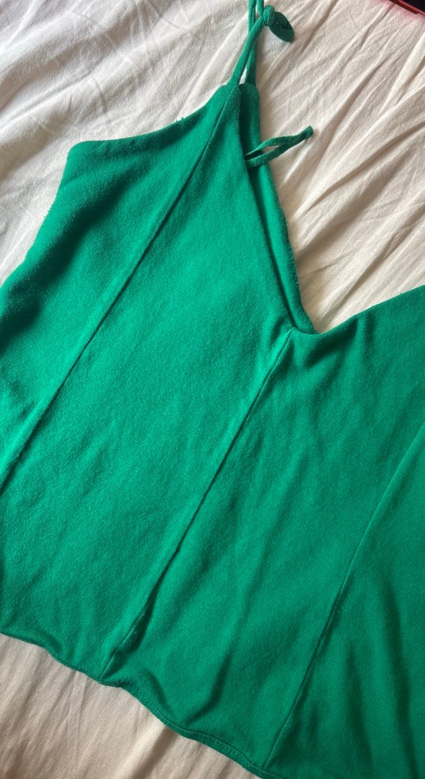 Yeşil V Yakalı İnce Askılı Kadın Atlet - Görsel 2