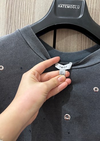 Gri Nakışlı Düğmeli Kadın Sweatshirt - Görsel 3