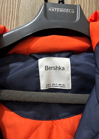 Bershka Kapüşonlu Kısa Kemerli Kadın Yelek - Görsel 3