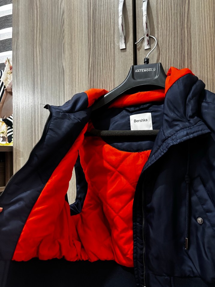 Bershka Kapüşonlu Kısa Kemerli Kadın Yelek - Görsel 2