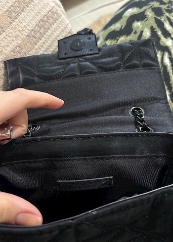 Zincir Detaylı Siyah Süet Kadın Çanta - Görsel 4