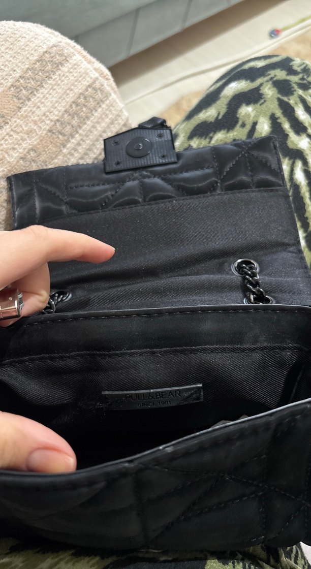 Zincir Detaylı Siyah Süet Kadın Çanta - Görsel 4