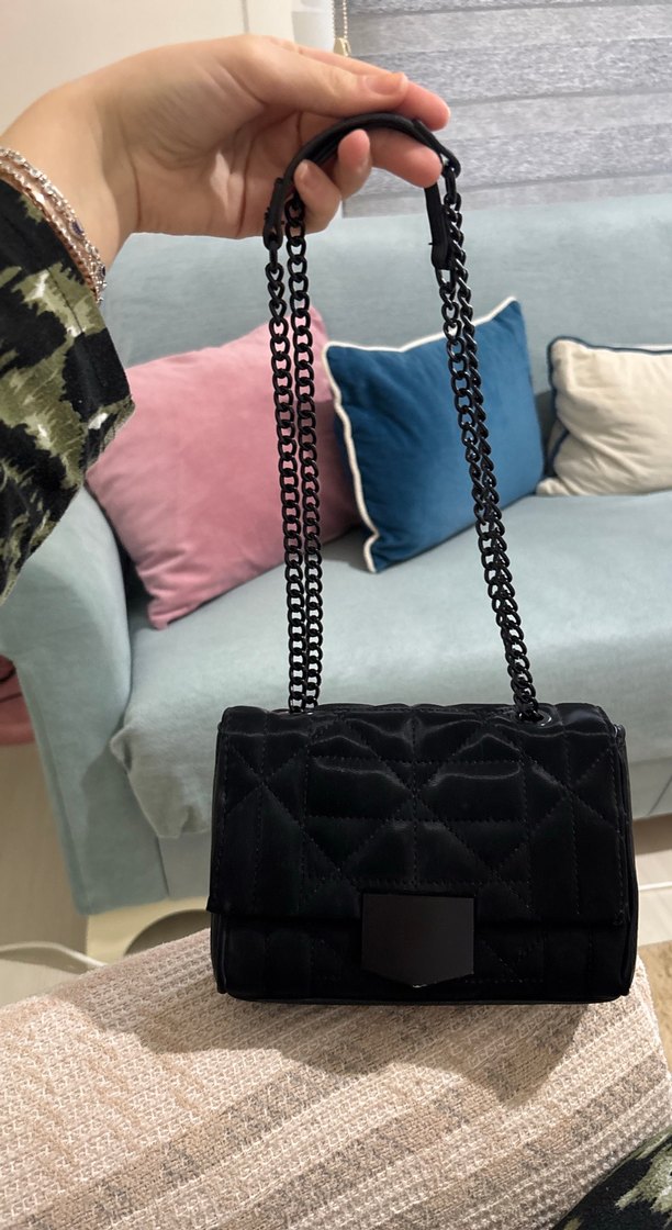 Zincir Detaylı Siyah Süet Kadın Çanta - Görsel 3