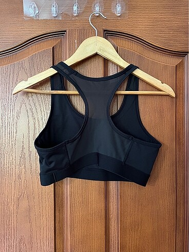 H&M Sporcu üstü