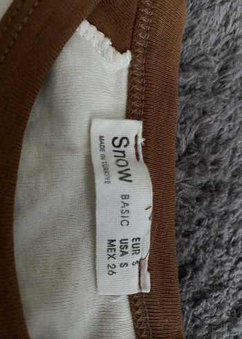 krem renk kısa kollu crop-tişört xs bedene de uyar kumaş esnek - Görsel 3