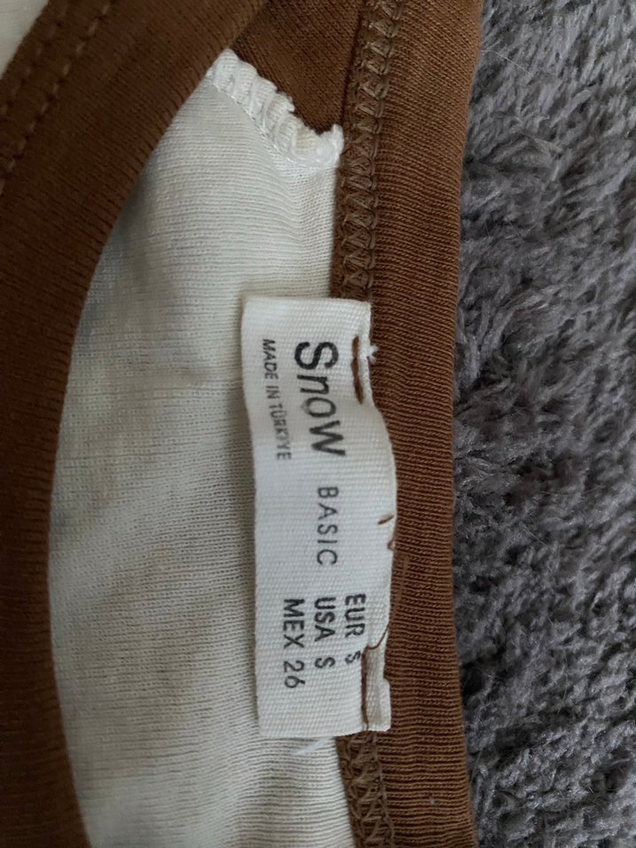 krem renk kısa kollu crop-tişört xs bedene de uyar kumaş esnek - Görsel 3