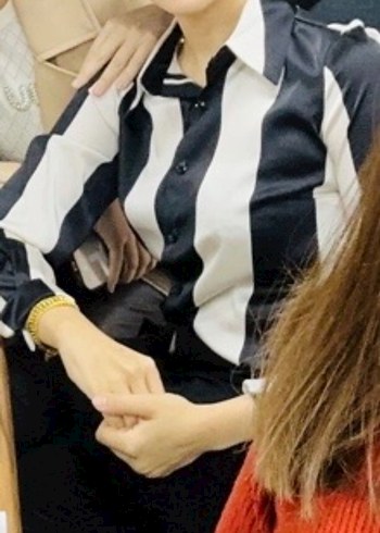 Siyah Beyaz Çizgili V Yaka Kadın Gömlek - Görsel 5