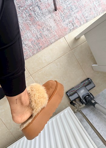 Kürklü Kadın Kahverengi Dolgu Topuk Terlik - Görsel 4