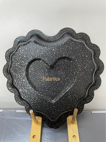 Diğer Fabrika kalp desenli 26 cm granit kek kalıbı