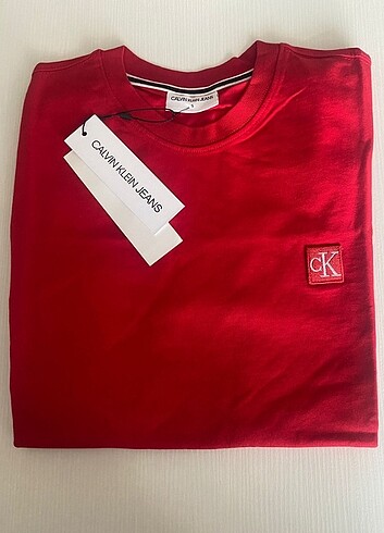 Calvin Klein thsirt.