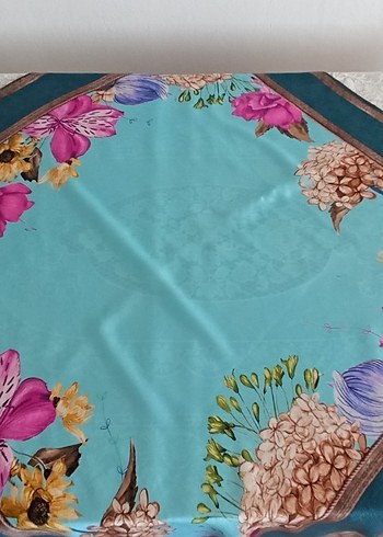 Armine İpek eşarp