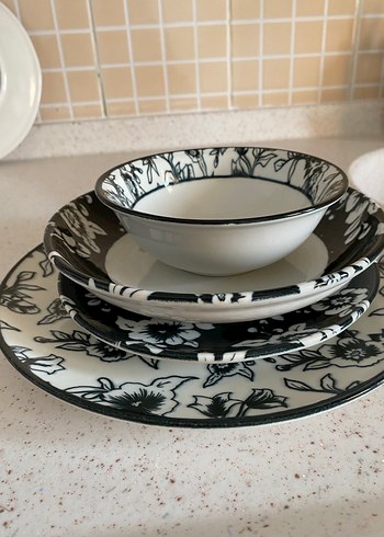 Beyaz Siyah Desenli Yemek Takımı - Görsel 2
