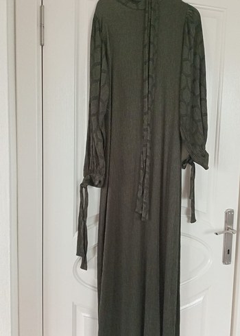 Haki tesettür elbise - Görsel 3