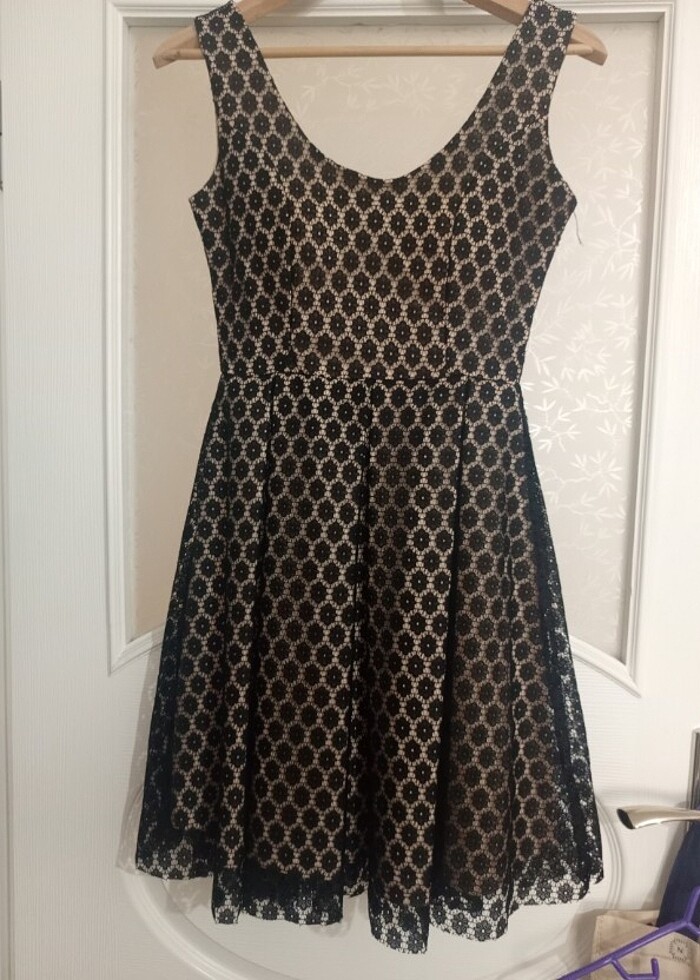 Siyah dantelli elbise  - Görsel 4