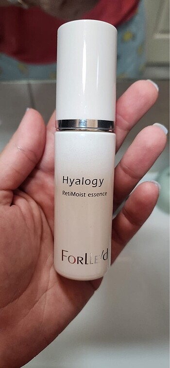 Forlled hyalogy